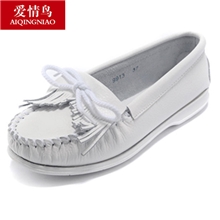 爱情鸟秋冬新款真皮流苏唐卡小白鞋厂家批发豆豆鞋妈妈鞋护士鞋
