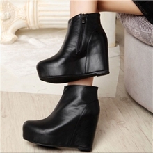新款女鞋欧美潮范明星王菲同款女单鞋气质冬靴坡跟马丁靴短靴代销