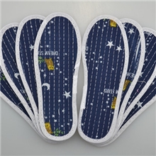 非赚送鞋垫只为方便用户有可裁剪和不可裁剪两种鞋垫