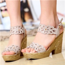 2013网络超级爆款神话真皮凉鞋女鞋水钻镂空高跟鞋粗跟罗马凉鞋子