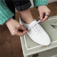 2012韩版复古英伦风小白鞋系带女单鞋休闲牛津鞋尖头平跟鞋秋鞋