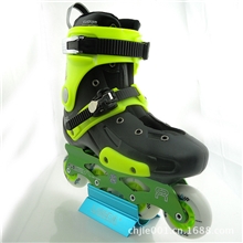 麦高溜冰鞋厂家批发米高轮滑FRM直排旱冰鞋成人平花鞋轮滑鞋四色