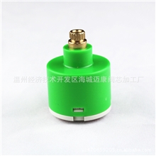 厂家直销恒温四孔两进两出阀芯带上水功能