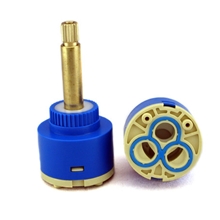 厂家直销水龙头陶瓷阀芯供应35左右旋转阀芯铜柄阀芯J35-2