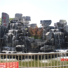 千层石假山瀑布