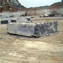 本厂长期大量供应各种规格型号的广场砖