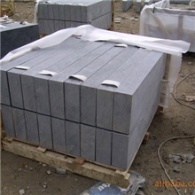 嘉祥万通石材专业生产优质天青石材质耐抗压路牙石