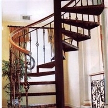深圳[裕鑫厂家专业生产铁艺楼梯]，按客户空间设计楼梯尺寸