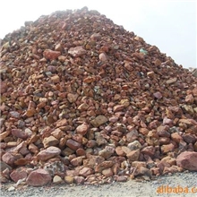 各种石块，水泥，黄沙，消防沙袋