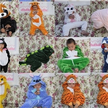 儿童法兰绒恐龙奶牛熊猫皮卡丘长颈鹿袋鼠KT猫史迪奇卡通连体睡衣
