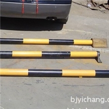 北京厂家供应挡车器停车位挡车器，橡胶挡车器钢制挡车器