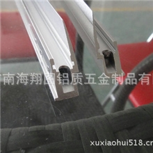 生产销售铝合金门窗铝型材