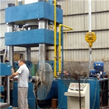 供应50T-2500T新型快速全能液压机，冷挤压油压机