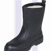 供应安全靴、劳保靴、工作鞋、耐油耐酸碱鞋