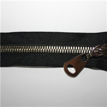 专业生产各种3，5，8，10，13，15号金属拉链