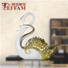 生产销售婚庆情侣天鹅树脂仿生工艺品婚房电镀树脂摆件