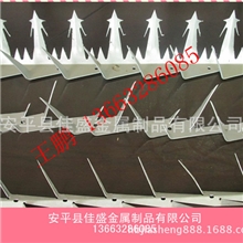 小区防爬刺钉防盗刺热镀锌四角钉围墙防护刺钉小偷惧怕的刺钉