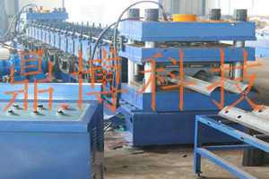 plv数控两波护栏板全自动冷弯成型设备