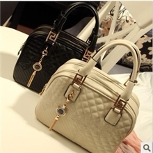 韩版达芙2013新品女士包包菱格绣花流苏包时尚手提单肩斜跨女包