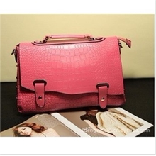 2013年新款欧美时尚波浪压纹侧翻铆钉糖果色单肩斜跨女包包1068