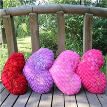 特价七夕情人节礼物多色玫瑰绒心形靠垫浪漫爱心抱枕靠枕