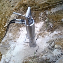 电塔基础，岩石管道工程施工设备用永力达劈石机