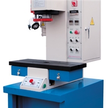 供应：铸造件液压机，立式液压机，非卧式液压机，C型开口液压机