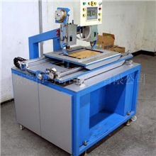 供应全自动铆钉插件机；鸡眼机：PCB铆钉插件机