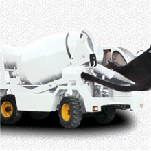 供应中小型吊车，12吨，10吨。8吨。随车吊、山东济宁