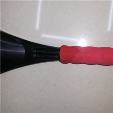 厂家直供应中号雪铲冬季必备汽车除雪铲车用塑料雪铲汽车用品