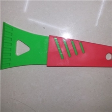 厂家直供应小号雪铲冬季必备汽车除雪铲车用塑料雪铲汽车用品