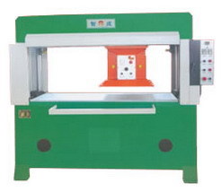 供应高精度油压龙门四柱裁断机（厂家直销，著名品牌）