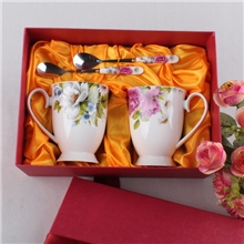 陶瓷礼品情侣水杯骨瓷杯咖啡杯带勺礼盒套装