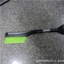 汽车雪铲刷