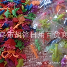 新款玩按个具批发小孩戏水膨胀玩具海洋宝宝颜色多款式全