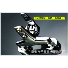 【供应】优质浴缸龙头浴缸水龙头三联式水龙头厂家直销特惠价