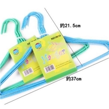 2元日用百货防滑衣架批发义乌小商品家居新颖产品挂衣架子批发