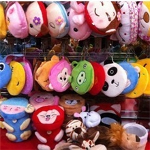 厂家直销义乌毛绒小圆包钥匙包创意卡通动漫零钱包批发地摊货源