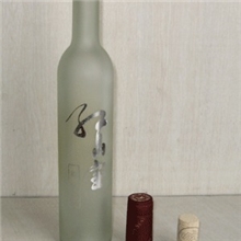 本公司专业生产销售各种规格玻璃制瓶500ml白酒瓶