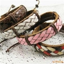 供应牛皮拉绳手链。韩版手链.200元可混批