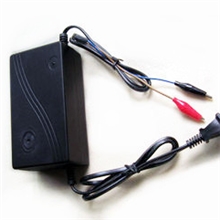 长期供应可混批摩托车12伏电池充电器数码变频