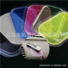 超低价批发魔力汽车防滑垫360度任意角度吸附车用手机防滑垫