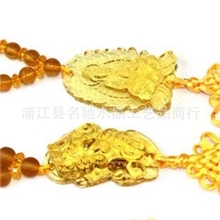 汽车挂件水晶挂饰低价直销实惠挂件量大从优琉璃佛珠挂件