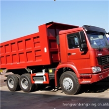 供应重汽HOWO豪沃国三EGR300马力6*4自卸车，车厢5.6米。