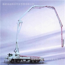 供应重汽HOWO豪沃8*4欧三340马力42米混凝土泵车