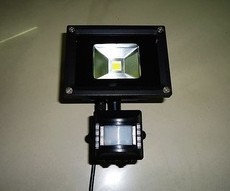 免开关10WLED人体感应投光灯LED感应灯走廊灯户外防水泛光照明灯