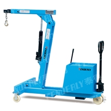 供应载重150-550kg的泰得力无支腿吊机平衡重式单臂吊模具吊