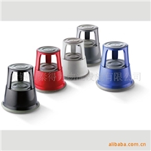 供应底部带可伸缩弹性脚轮的可移动取货脚凳,补货凳