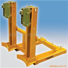 供应鹰嘴高度可调的搬运钢桶或塑料桶的叉车油桶夹|抓桶器