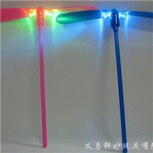 闪光竹蜻蜓玩具手搓飞天飞碟批发地摊热卖旋转竹蜻蜓厂家直销